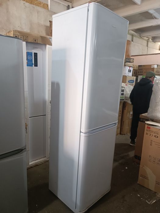 Холодильник Бирюса