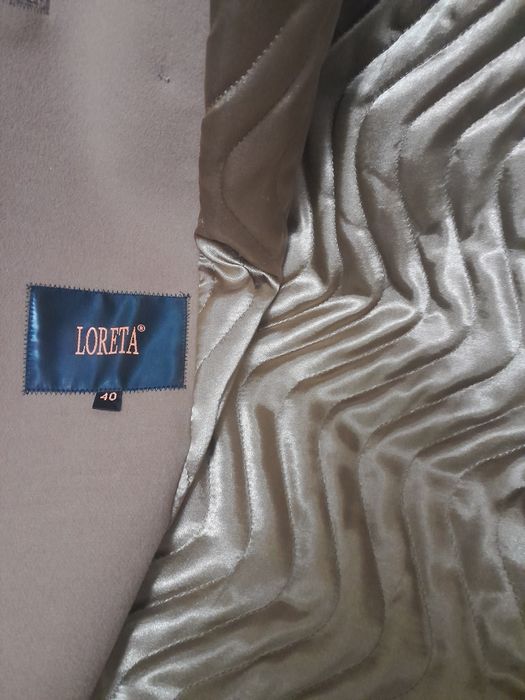Продам пальто демисезонная.