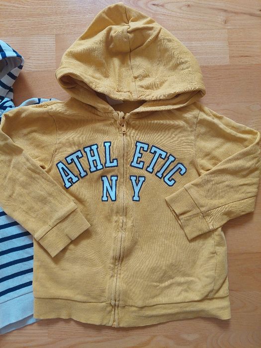 Set 3 hanorace H&M, mărimea 98