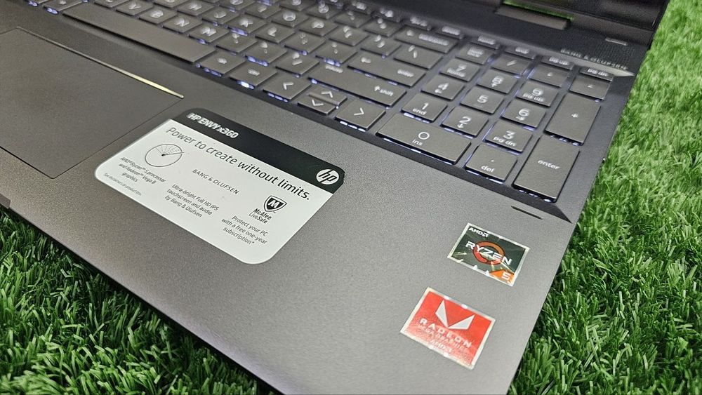 Uzum marketda 12 mln 800 turgn hp ENVY bizda -63% скидка 4 mln 699 sõm