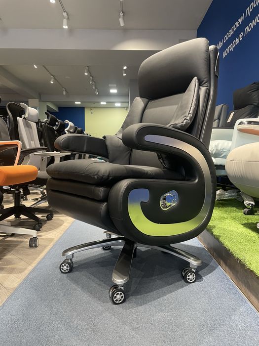 Офисное массажное кресло с электро регулировкой для руководителя