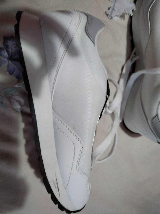 Papuci sport originali pret negociabil