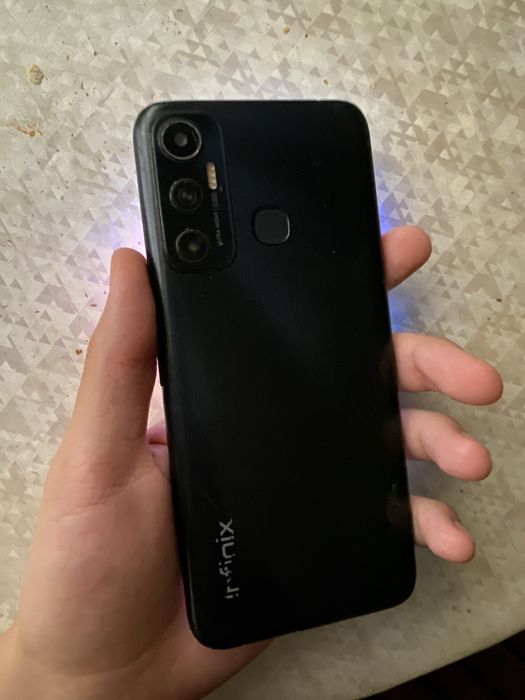 Infinix Hot 11 yaxshi xolatta