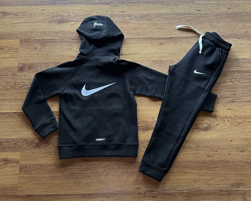 Детски,памучен,черен екип Nike с бродирано лого на гърба