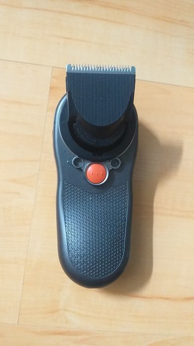 Masina de tuns parul cu cap rotativ philips qc 5170