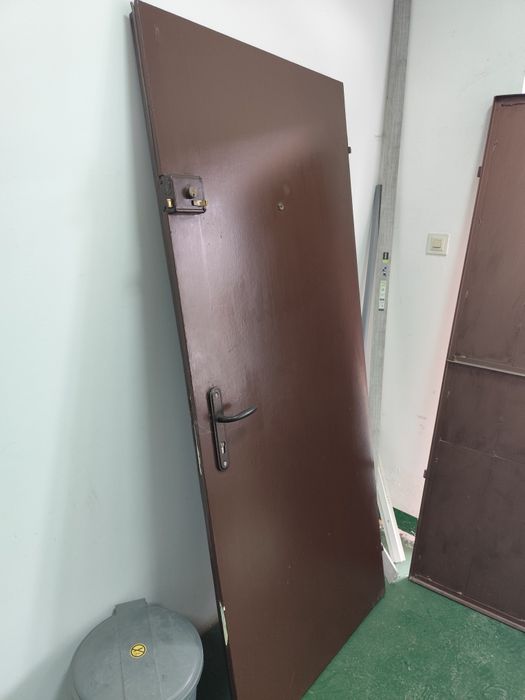 Входна врата за апартамент