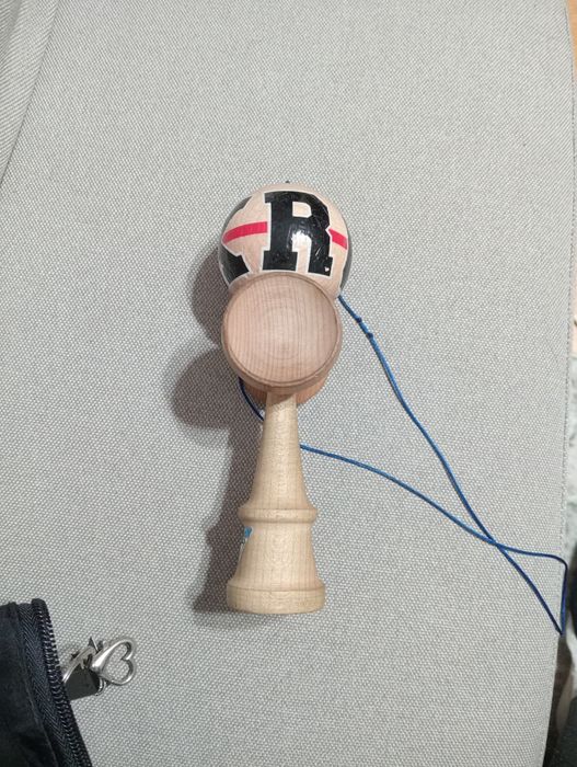Kendama Krom kollege