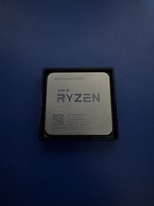 Ryzen 3 3200g перфектна кондиция