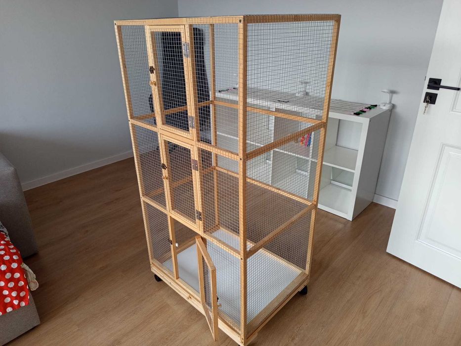 Vand voliera mare pentru pasari / papagali