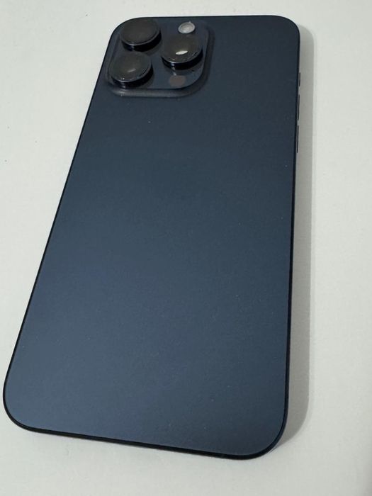 iPhone 15 Pro Max / 1 TB / Blue Titanium
