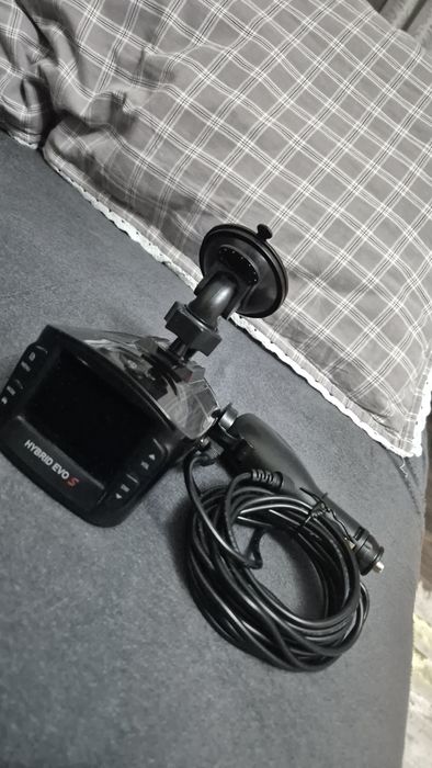 Продается видеорегистратор Hybrid Evo S черный