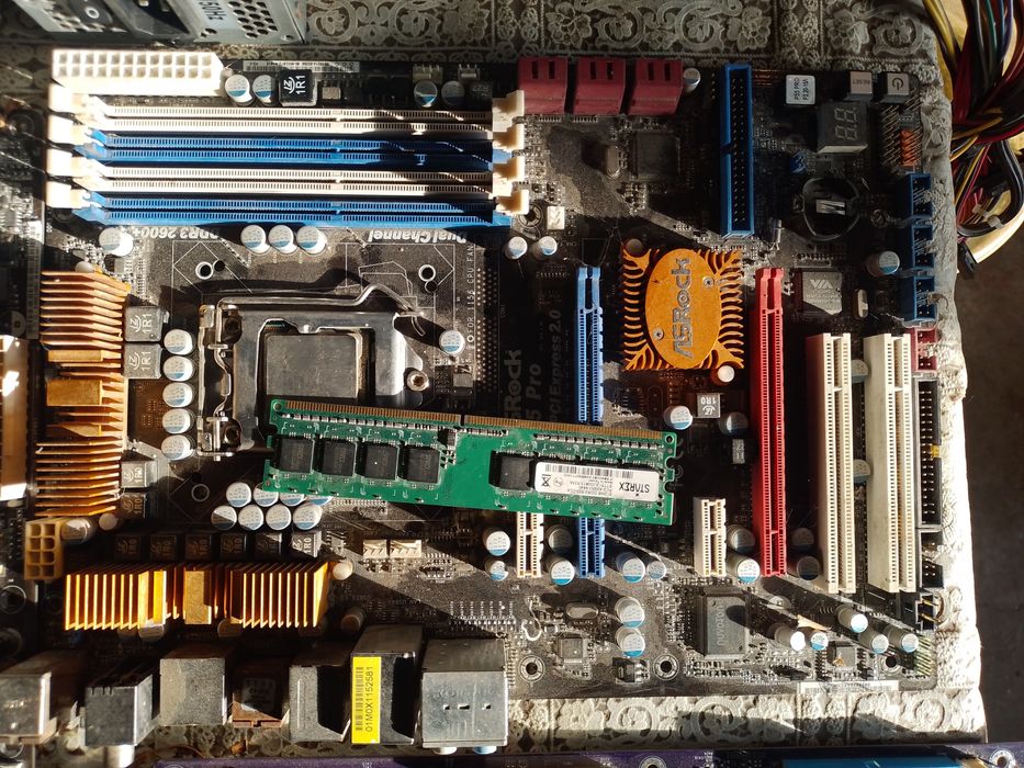 Продам материнки и прочие