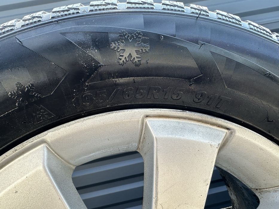 Vand jante aliaj opel R15  + cauciucuri 195 / 65 / R15 prindere 5x100 / 5 x 110