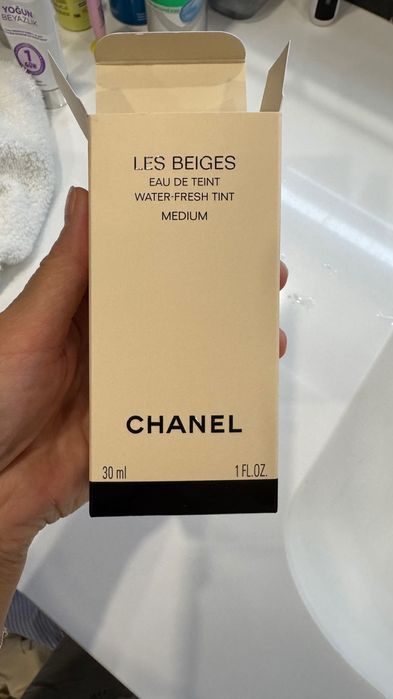 Chanel les beiges eau de tint water-fresh tint medium