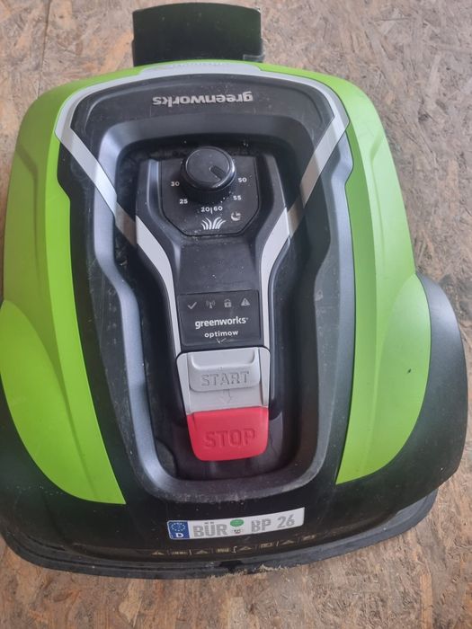 Robot de tuns iarba Greenworks Optimow