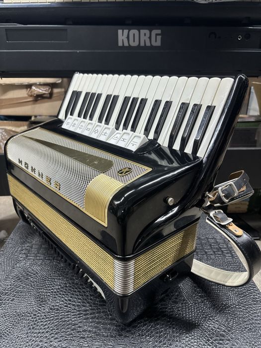 Acordeon Hohner Lucia 4p cu 96 de basi