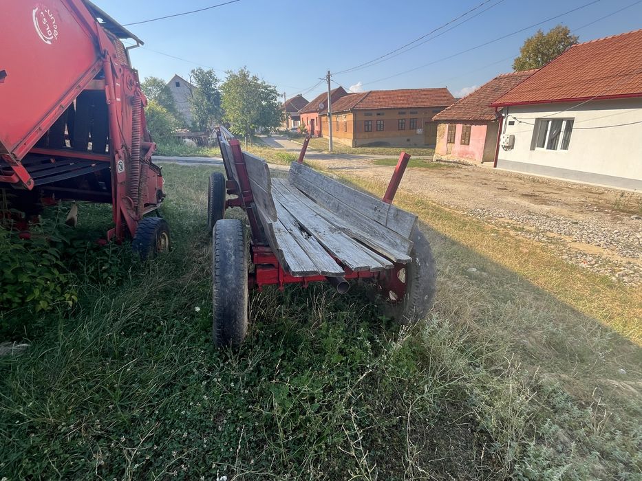 Vând căruț pentru tractor stare buna 3m