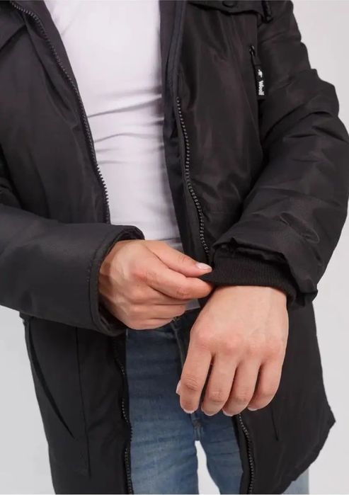 Куртка зимняя, с капюшоном