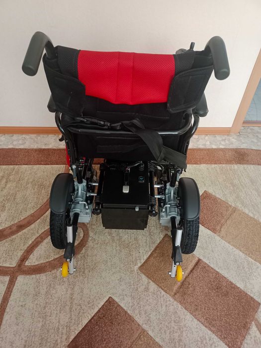 Электрическая инвалидная коляска