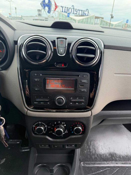 Dacia Lodgy 1.6MPI 7 Locuri
