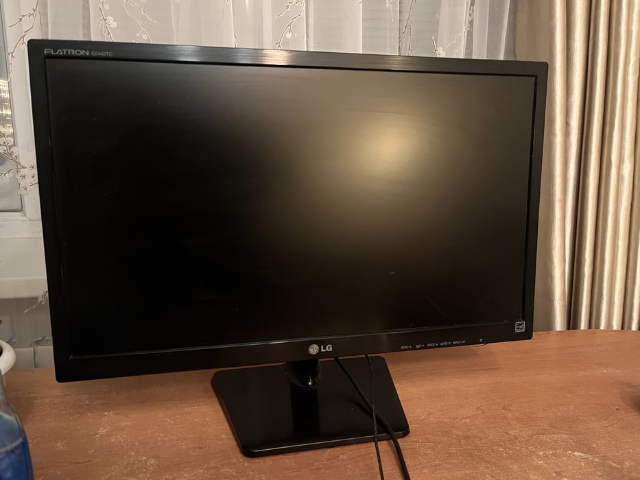 Монитор LG FLATRON E2442TC-BN, 24” Full HD
