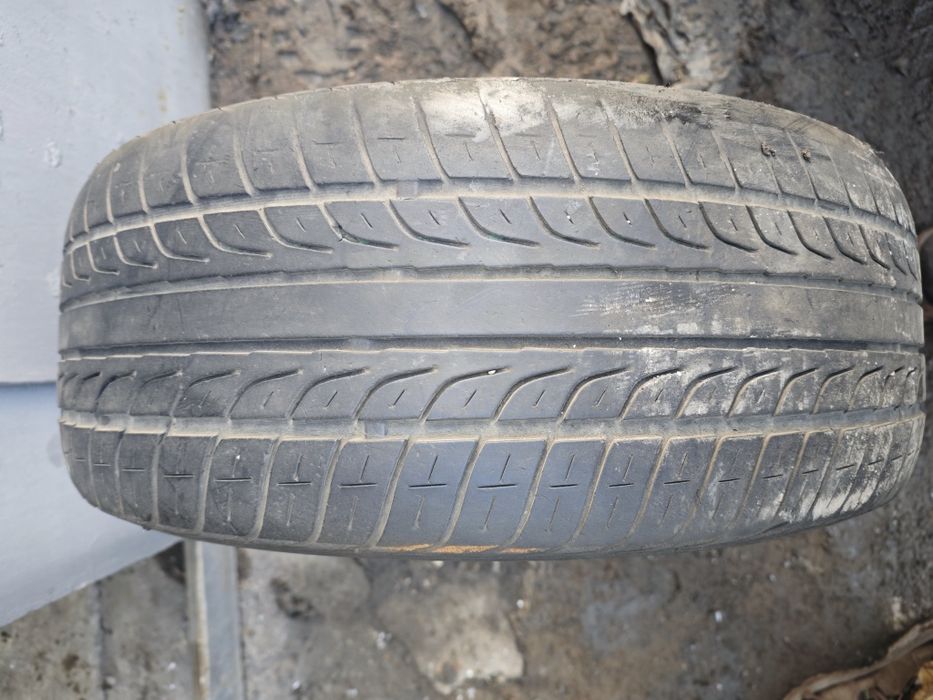 Продам б.у.шину Toyo Proxes TPT