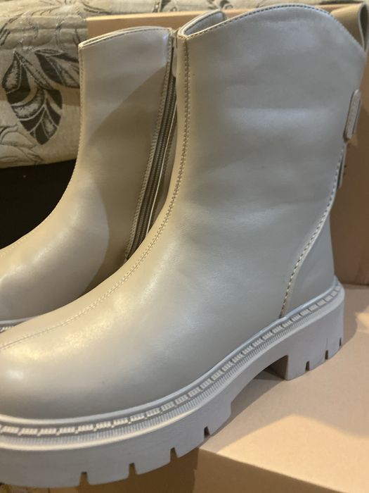 Продам новые сапоги 38 размера