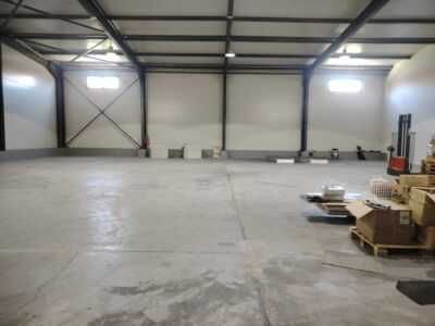 Дава се под наем Склад в Варна, Западна промишлена зона - 607 кв.м за 3712.8 € - Снимка #1