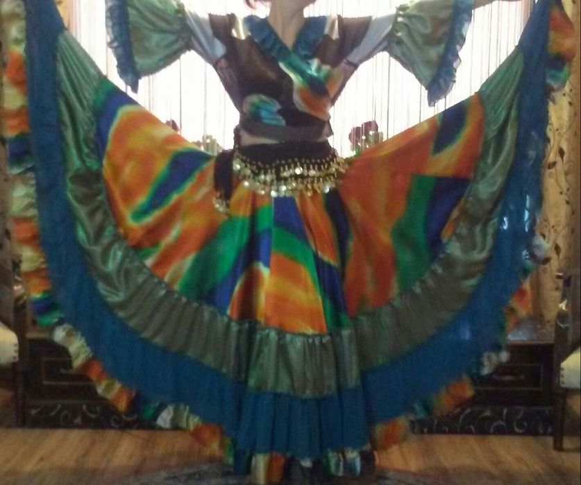 Costum pentru dansuri tiganesti