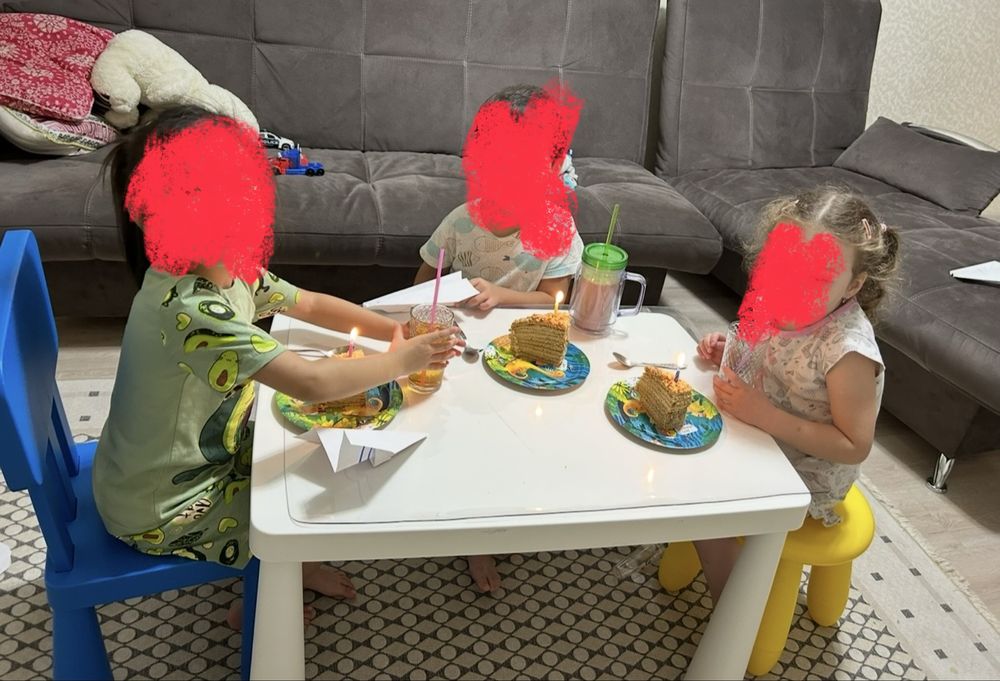 Детский стол и стулья ikea