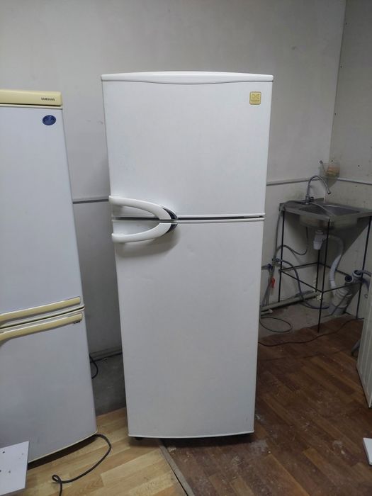 Холодильник Daewoo NoFrost  высота 1.65