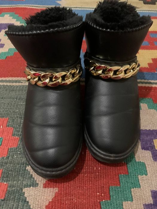 Ayollar oyog'kiymi