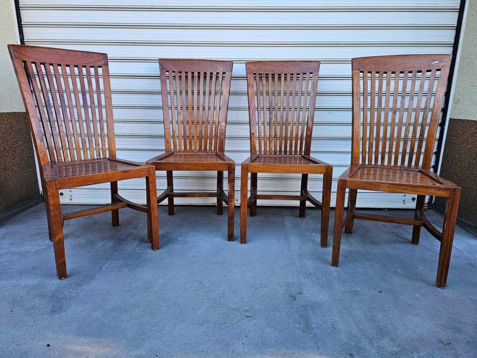 Трапезни столове