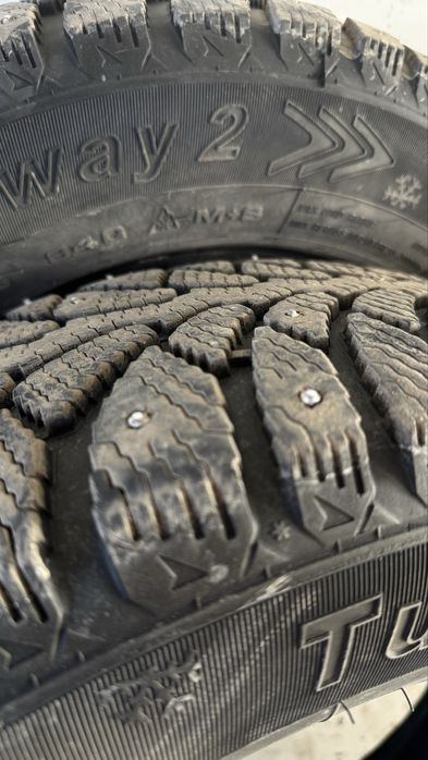 Шипованные шины б/у