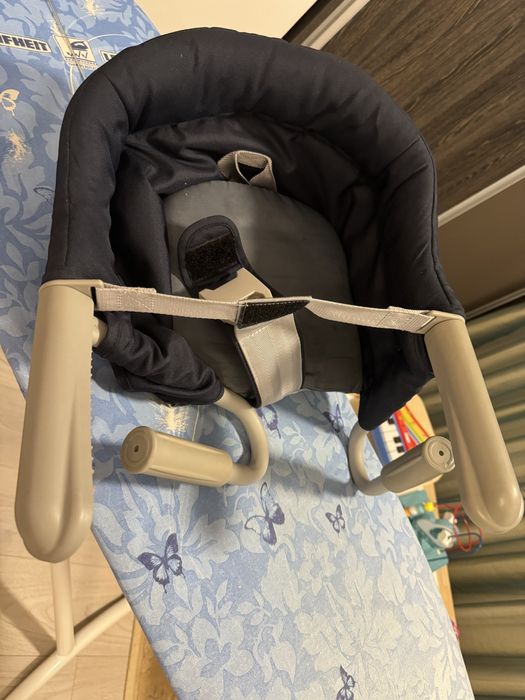 Scaun atasabil la masa de bucatarie-Inglesina