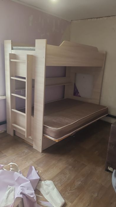 Продам двухярусную кровать