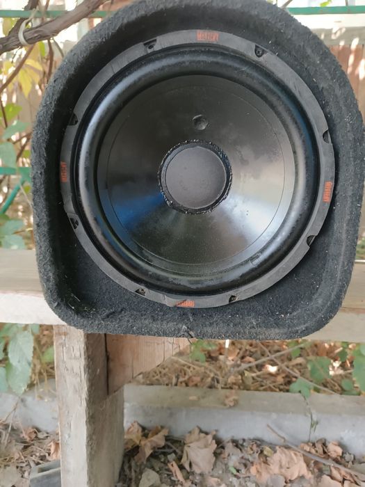 Продам сабвуфер с усилителем