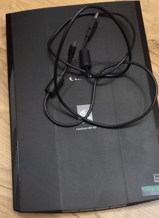 Reducere 50%, Editare Foto, Scanner profesional CANON SCAN LIDE 100,,