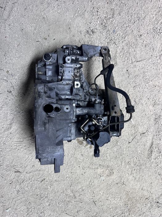 Скоростна кутия/Съединител/Полуоски VW Passat B2 1.6TD 1998Година