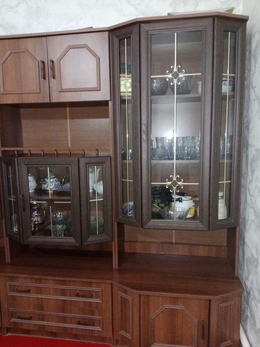 Продам стенку и прихожку