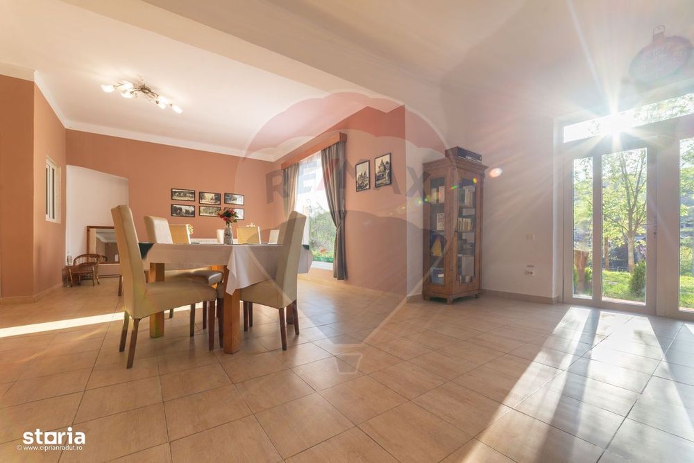 Hotel / Pensiune cu 16 camere de vânzare