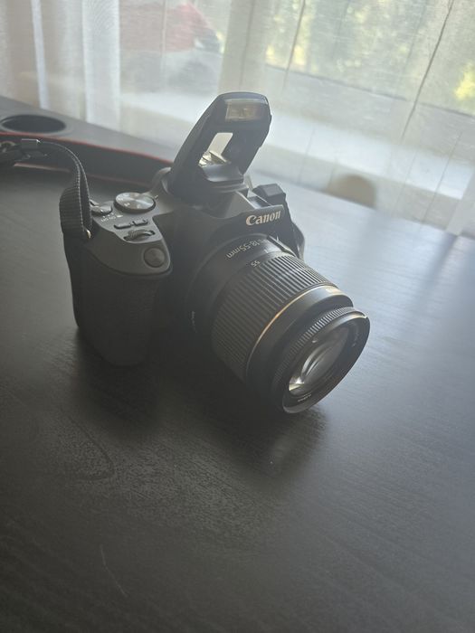 Фотоопарат Canon EOS 250D