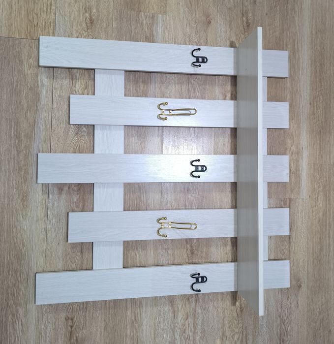 Продам вешалки новые