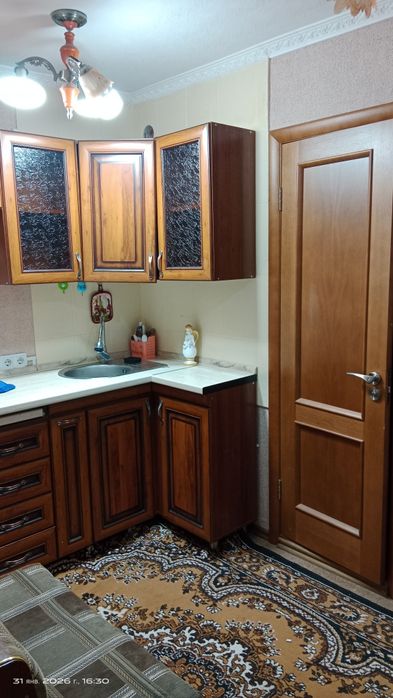 Куханный гарнитур из дерева