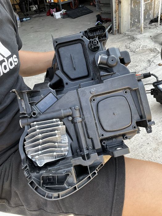 Ляв фар Mercedes BENZ W246 2018