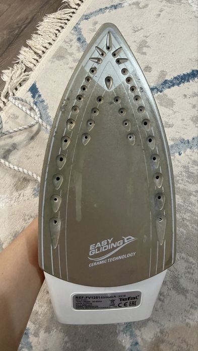 Продам Утюг Tefal