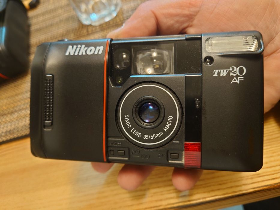 Aparat foto compact Nikon tw 20 af