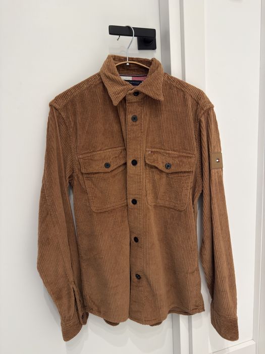 ЧИСТО НОВА Tommy Hilfiger Кадифена Риза / Яке