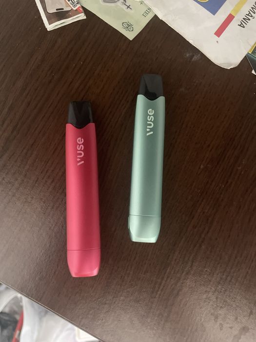2 aparate vuse roz si verde