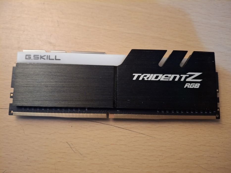 Memorie RAM DDR4 8GB 3000 MHz